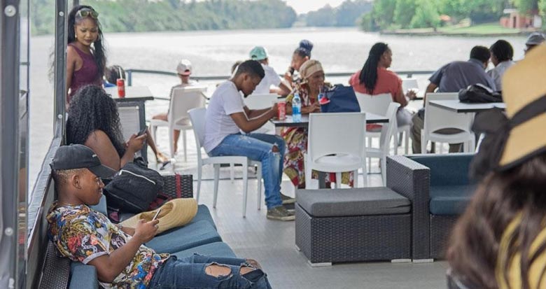 cruise on the vaal river